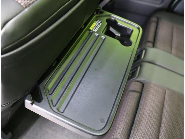 ���e�[�u����