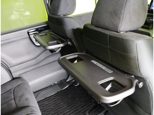 ���e�[�u����