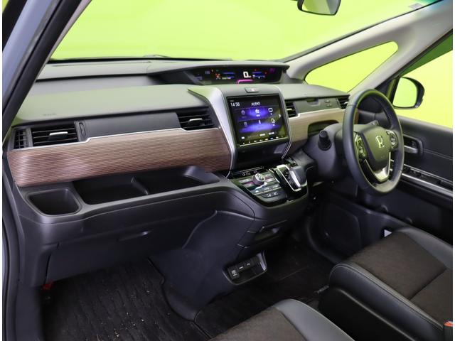 フリードハイブリッド ハイブリッド・クロスター　ブラックスタイル／６人乗／　９型フルセグナビ／Ｂカメラ／両側自動ドア／ハーフレザー／アダプティブクルコン／ＣＭＢＳ／スマートキー／ＥＴＣ／ドラレコ／ルーフレール／オートＬＥＤ／ミラーウインカー／１５ＡＷ／７ＡＴ（51枚目）