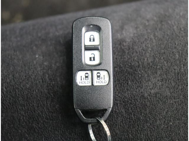 Ｎ－ＢＯＸカスタム Ｌ　スタイル＋ブラック／ホンダセンシング／　フルセグメモリーナビ／Ｂカメラ／両側自動ドア／スマートキー／シートヒーター／革巻ステア／ＣＭＢＳ／路外逸脱抑制／オートＬＥＤ／ミラーウインカー／１４ＡＷ／ＣＶＴ（29枚目）