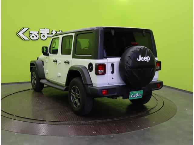 ジープ・ラングラーアンリミテッド スポーツ／４ＷＤ／　Ｄオーディオ／Ｂ＆Ｓカメラ／クルコン／スマートキー／革巻ステア／アイドリングＳ／ＥＴＣ／ミラーウインカー／リアパークセンス／オートライト／フォグライト／１７ＡＷ／８ＡＴ（8枚目）