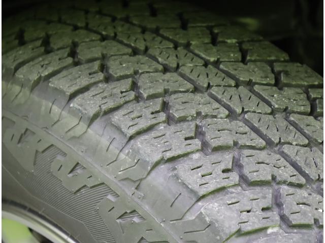 ジープ・ラングラーアンリミテッド スポーツ／４ＷＤ／　Ｄオーディオ／Ｂ＆Ｓカメラ／クルコン／スマートキー／革巻ステア／アイドリングＳ／ＥＴＣ／ミラーウインカー／リアパークセンス／オートライト／フォグライト／１７ＡＷ／８ＡＴ（68枚目）