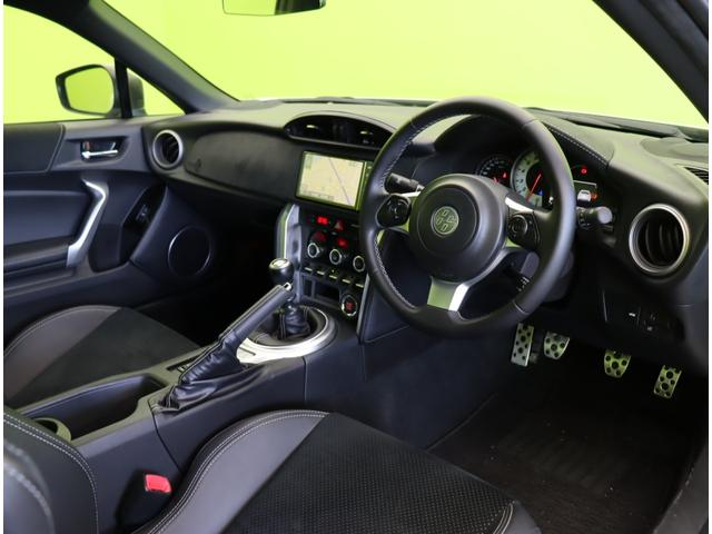 ８６ ＧＴリミテッド／走行１３５００ｋｍ／６速ＭＴ／　フルセグナビ／Ｂカメラ／クルコン／ハーフレザー／シートヒーター／スマートキー／革巻ステア／ＥＴＣ／電格ミラー／ＬＥＤライト＆フォグ／ＧＴウイング／１７ＡＷ／６速ＭＴ（31枚目）
