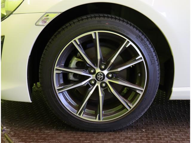 ８６ ＧＴリミテッド／走行１３５００ｋｍ／６速ＭＴ／　フルセグナビ／Ｂカメラ／クルコン／ハーフレザー／シートヒーター／スマートキー／革巻ステア／ＥＴＣ／電格ミラー／ＬＥＤライト＆フォグ／ＧＴウイング／１７ＡＷ／６速ＭＴ（65枚目）