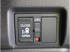 ����¦�ѥ���饤�ɥɥ��� 4