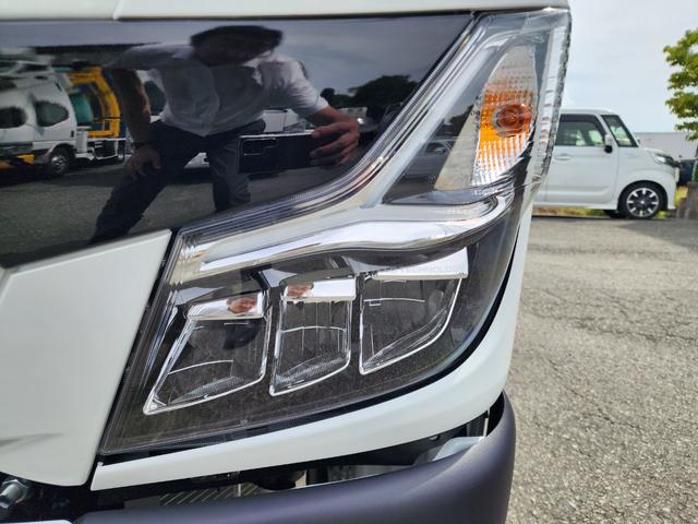 キャンター ３ｔ全低床強化ダンプ　コボレーン　中間ピン　バックカメラ　３ｔ　全低床　新明和製強化ダンプ　コボレーン　中間ピン　バックカメラ　１０インチ液晶メーター　ＬＥＤヘッドランプ・フォグ　ドライブレコーダー　助手席電動格納ミラー（13枚目）