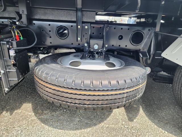 キャンター ３ｔ全低床強化ダンプ　コボレーン　中間ピン　バックカメラ　３ｔ　全低床　新明和製強化ダンプ　コボレーン　中間ピン　バックカメラ　１０インチ液晶メーター　ＬＥＤヘッドランプ・フォグ　ドライブレコーダー　助手席電動格納ミラー（41枚目）