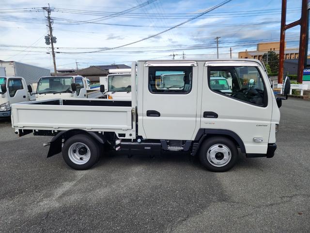 キャンター ２ｔＷキャブ　デュアルエアコン　センターディスプレイ付　６人乗りＷキャブ　デュアルエアコン（リアエアコン付）センターディスプレイ（ナビ付）　バックカメラ　フル液晶メーター　ＬＥＤヘッドランプ・フォグ　助手席電格ミラー　ドライブレコーダー付（4枚目）