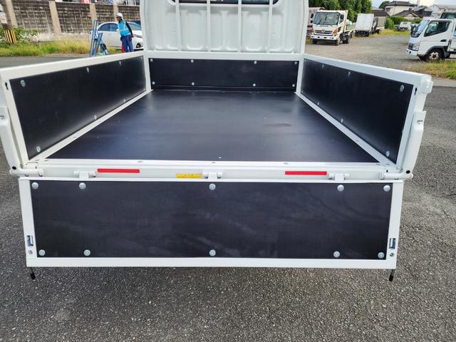 キャンター ２ｔＷキャブ　デュアルエアコン　センターディスプレイ付　６人乗りＷキャブ　デュアルエアコン（リアエアコン付）センターディスプレイ（ナビ付）　バックカメラ　フル液晶メーター　ＬＥＤヘッドランプ・フォグ　助手席電格ミラー　ドライブレコーダー付（9枚目）