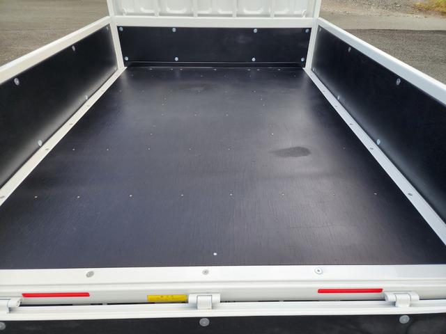 キャンター ２ｔＷキャブ　デュアルエアコン　センターディスプレイ付　６人乗りＷキャブ　デュアルエアコン（リアエアコン付）センターディスプレイ（ナビ付）　バックカメラ　フル液晶メーター　ＬＥＤヘッドランプ・フォグ　助手席電格ミラー　ドライブレコーダー付（10枚目）