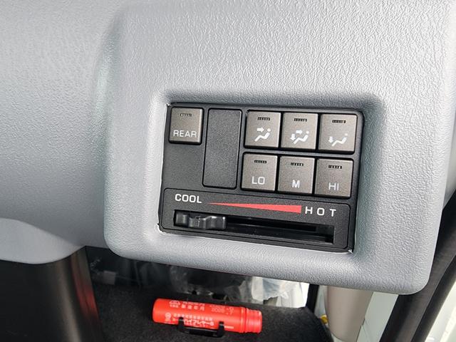 キャンター ２ｔＷキャブ　デュアルエアコン　センターディスプレイ付　６人乗りＷキャブ　デュアルエアコン（リアエアコン付）センターディスプレイ（ナビ付）　バックカメラ　フル液晶メーター　ＬＥＤヘッドランプ・フォグ　助手席電格ミラー　ドライブレコーダー付（15枚目）