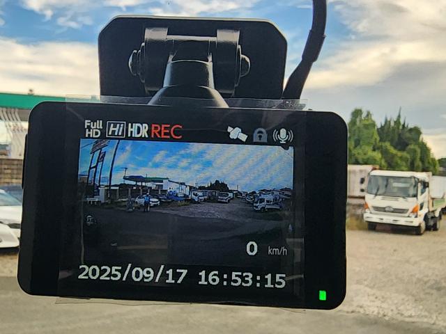 キャンター ２ｔＷキャブ　デュアルエアコン　センターディスプレイ付　６人乗りＷキャブ　デュアルエアコン（リアエアコン付）センターディスプレイ（ナビ付）　バックカメラ　フル液晶メーター　ＬＥＤヘッドランプ・フォグ　助手席電格ミラー　ドライブレコーダー付（22枚目）