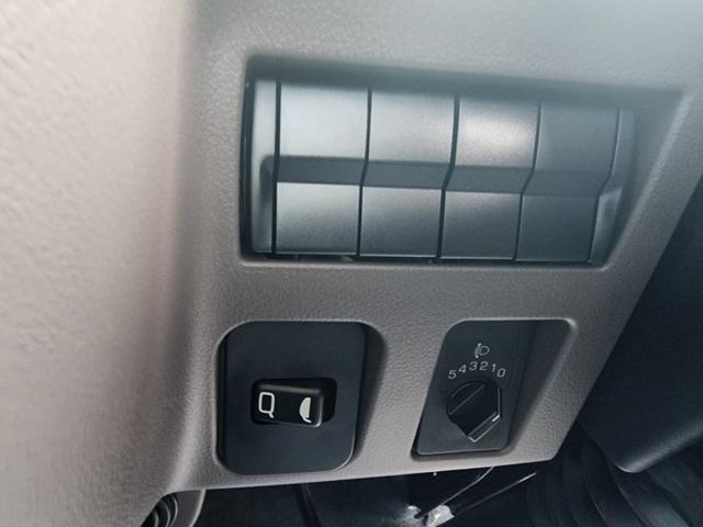 キャンター ２ｔＷキャブ　デュアルエアコン　センターディスプレイ付　６人乗りＷキャブ　デュアルエアコン（リアエアコン付）センターディスプレイ（ナビ付）　バックカメラ　フル液晶メーター　ＬＥＤヘッドランプ・フォグ　助手席電格ミラー　ドライブレコーダー付（23枚目）