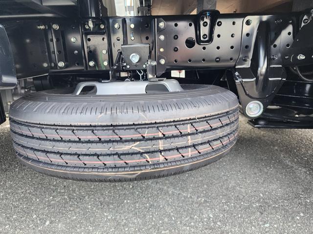 キャンター ２ｔＷキャブ　デュアルエアコン　センターディスプレイ付　６人乗りＷキャブ　デュアルエアコン（リアエアコン付）センターディスプレイ（ナビ付）　バックカメラ　フル液晶メーター　ＬＥＤヘッドランプ・フォグ　助手席電格ミラー　ドライブレコーダー付（37枚目）