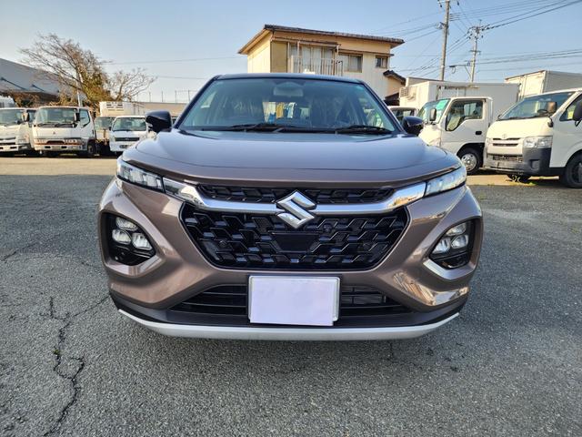 フロンクス 全方位カメラ　純正９インチナビ　登録済未使用車　２トンカラー　全方位カメラ　純正９インチナビ　フルセグＴＶ　スズキコネクト対応通信機装着車　オートクルーズ　ＬＥＤヘッドランプ　オートライト　シートヒーター　１６インチアルミホイール　ブラインドスポットモニター（2枚目）