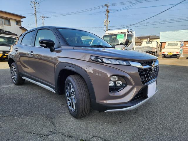 フロンクス 全方位カメラ　純正９インチナビ　登録済未使用車　２トンカラー　全方位カメラ　純正９インチナビ　フルセグＴＶ　スズキコネクト対応通信機装着車　オートクルーズ　ＬＥＤヘッドランプ　オートライト　シートヒーター　１６インチアルミホイール　ブラインドスポットモニター（3枚目）