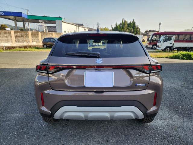 フロンクス 全方位カメラ　純正９インチナビ　登録済未使用車　２トンカラー　全方位カメラ　純正９インチナビ　フルセグＴＶ　スズキコネクト対応通信機装着車　オートクルーズ　ＬＥＤヘッドランプ　オートライト　シートヒーター　１６インチアルミホイール　ブラインドスポットモニター（5枚目）