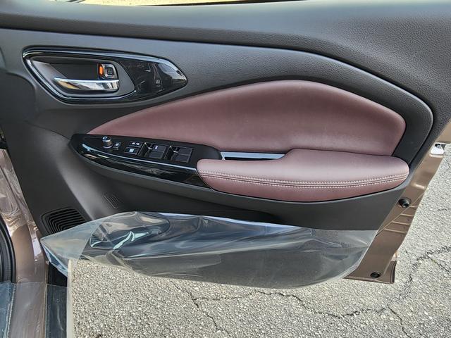 フロンクス 全方位カメラ　純正９インチナビ　登録済未使用車　２トンカラー　全方位カメラ　純正９インチナビ　フルセグＴＶ　スズキコネクト対応通信機装着車　オートクルーズ　ＬＥＤヘッドランプ　オートライト　シートヒーター　１６インチアルミホイール　ブラインドスポットモニター（32枚目）