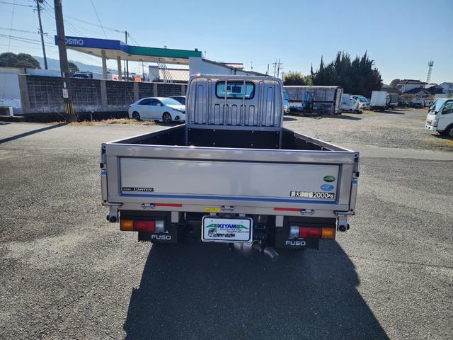 キャンター 2t 全低床 カスタム ウォームシルバー 5MT フルオートエアコン 坂道発進補助装置(EZGO) 助手席電格ミラー 運転席ランバーサポートシート LEDルームランプ バックカメラ ドライブレコーダー メッキミラーカバー メッキグリル メッキグリル(6枚目)