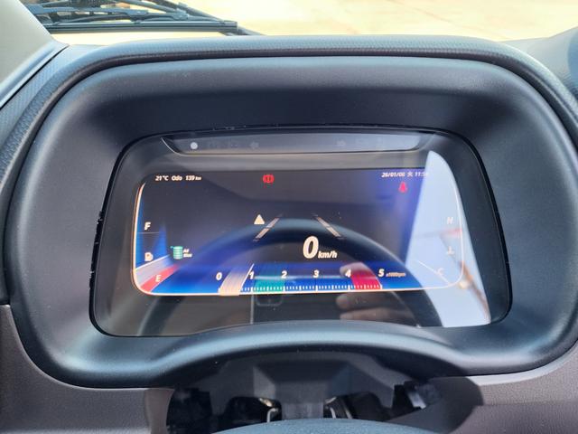 キャンター 2t 全低床 カスタム ウォームシルバー 5MT フルオートエアコン 坂道発進補助装置(EZGO) 助手席電格ミラー 運転席ランバーサポートシート LEDルームランプ バックカメラ ドライブレコーダー メッキミラーカバー メッキグリル メッキグリル(22枚目)