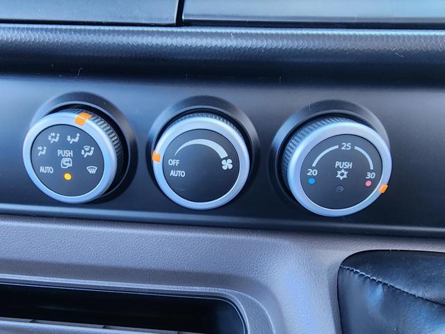 キャンター 2t 全低床 カスタム ウォームシルバー 5MT フルオートエアコン 坂道発進補助装置(EZGO) 助手席電格ミラー 運転席ランバーサポートシート LEDルームランプ バックカメラ ドライブレコーダー メッキミラーカバー メッキグリル メッキグリル(24枚目)