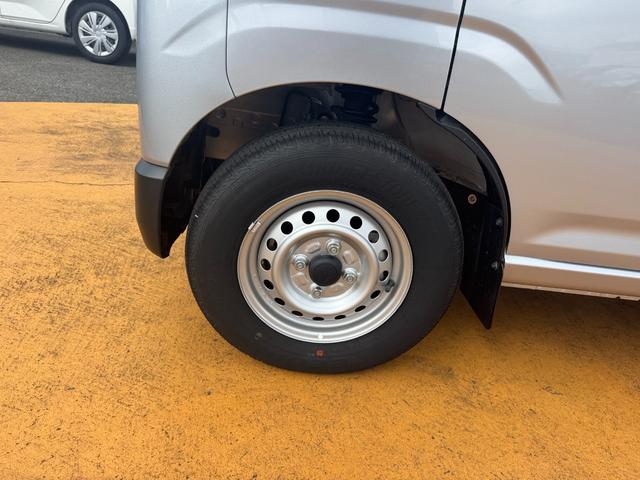 ハイゼットカーゴ ＤＸ　令和５年式　オーディオレス　衝突低減ブレーキ　弊社デモカーＵＰ車（28枚目）