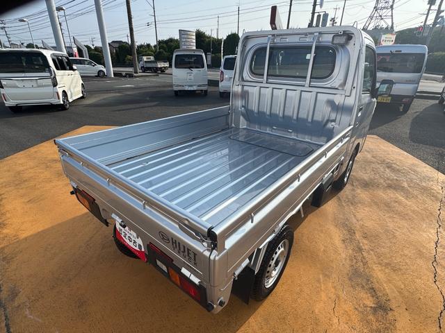 ハイゼットトラック スタンダード　農用スペシャル　新車保証継承付　弊社デモカーＵＰ車　５ＭＴ　４ＷＤ　衝突低減ブレーキ　１ｄｉｎラジオ（7枚目）