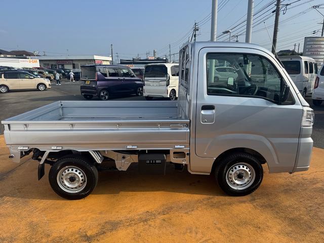 ハイゼットトラック スタンダード　農用スペシャル　新車保証継承付　弊社デモカーＵＰ車　５ＭＴ　４ＷＤ　衝突低減ブレーキ　１ｄｉｎラジオ（8枚目）