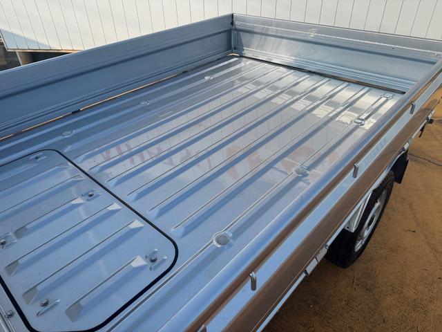 ハイゼットトラック スタンダード　農用スペシャル　新車保証継承付　弊社デモカーＵＰ車　５ＭＴ　４ＷＤ　衝突低減ブレーキ　１ｄｉｎラジオ（13枚目）