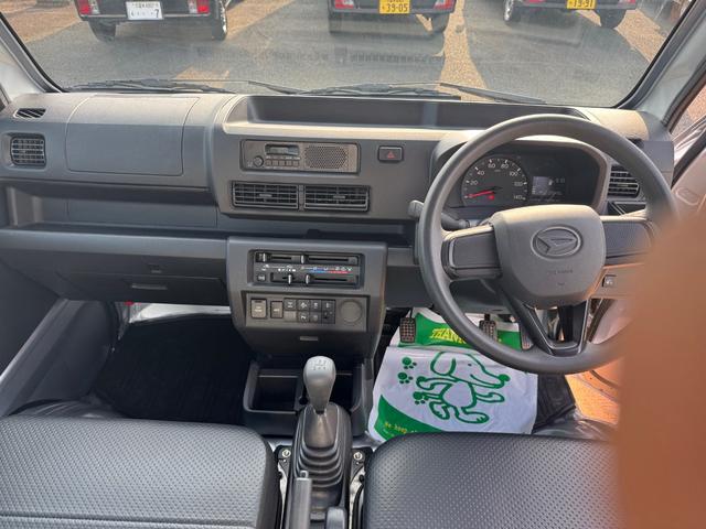 ハイゼットトラック スタンダード　農用スペシャル　新車保証継承付　弊社デモカーＵＰ車　５ＭＴ　４ＷＤ　衝突低減ブレーキ　１ｄｉｎラジオ（20枚目）