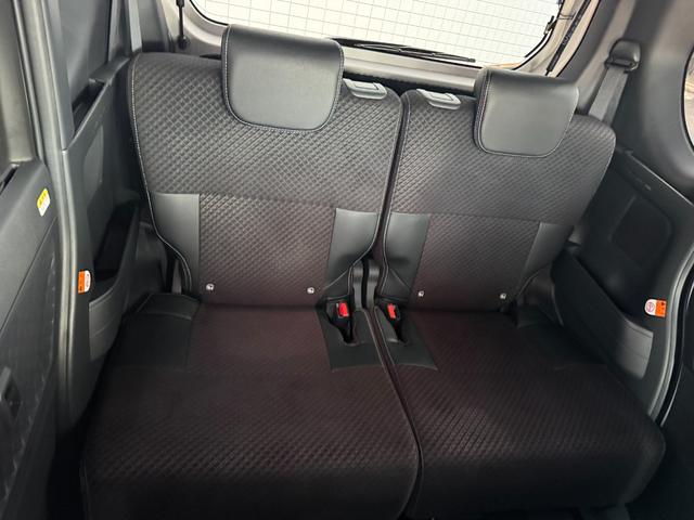 綺麗なリヤシート