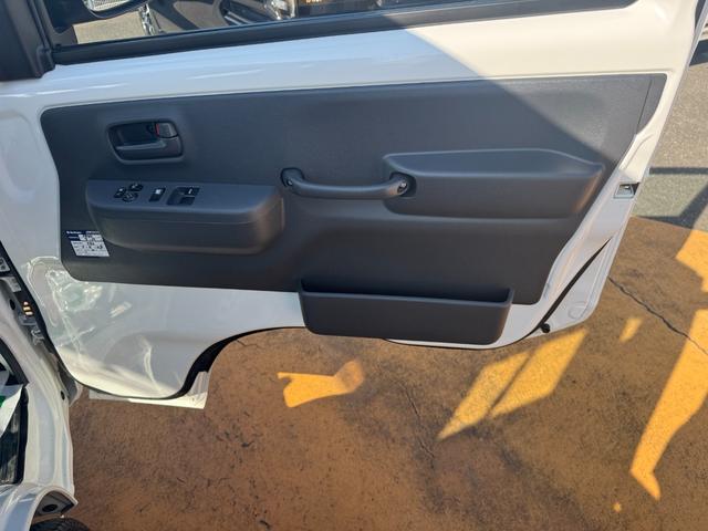 キャリイトラック KX 令和7年式 CDチューナー マニュアルエアコン(17枚目)