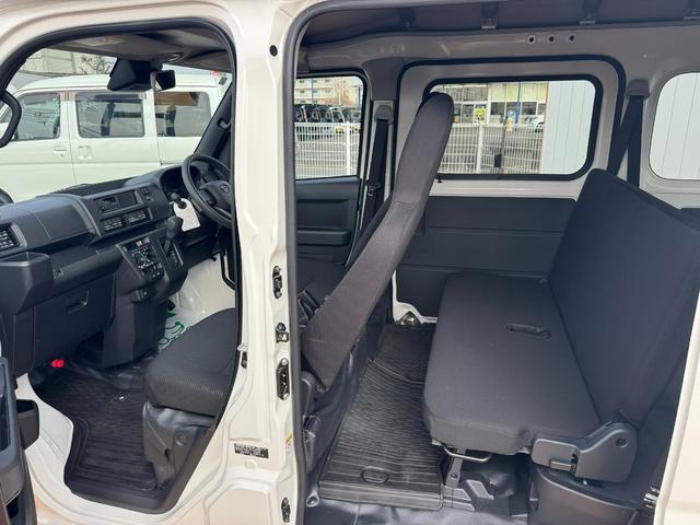 ハイゼットカーゴ ＤＸ　弊社デモカーＵＰ車　新車保証継承付　１ｄｉｎラジオ　キーレス（12枚目）