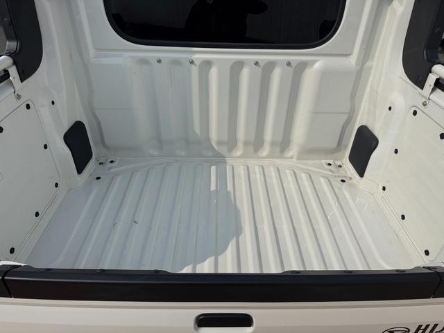 ハイゼットカーゴ デッキバンＧ　弊社デモカーＵＰ車　新車保証継承付　オーディオレス　プッシュボタンスタート（13枚目）