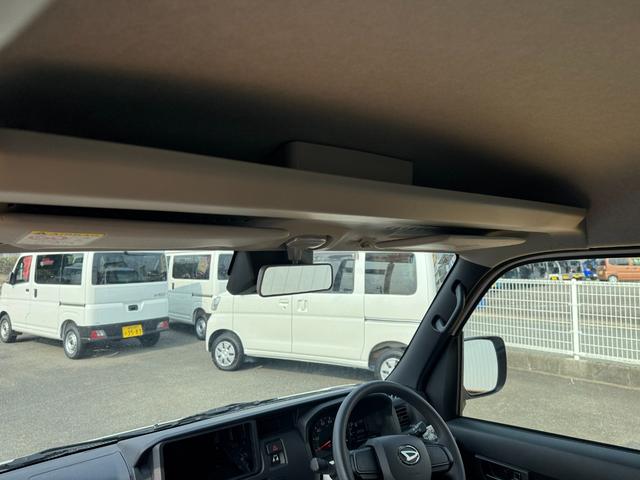 ハイゼットカーゴ デッキバンＧ　弊社デモカーＵＰ車　新車保証継承付　オーディオレス　プッシュボタンスタート（21枚目）