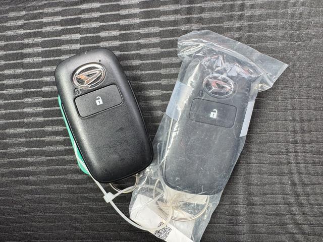 ハイゼットカーゴ デッキバンＧ　弊社デモカーＵＰ車　新車保証継承付　オーディオレス　プッシュボタンスタート（24枚目）