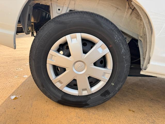 ハイゼットカーゴ デッキバンＧ　弊社デモカーＵＰ車　新車保証継承付　オーディオレス　プッシュボタンスタート（26枚目）