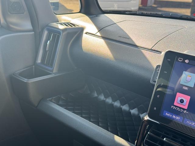 �ԗ��̏ڍׂ��Ԃɕt���܂��Ă̓X�^�b�t�܂ł��C�y�ɂ��₢���킹���������B