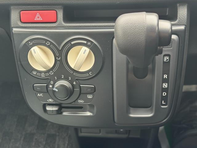 �ԗ��̏ڍׂ��Ԃɕt���܂��Ă̓X�^�b�t�܂ł��C�y�ɂ��₢���킹���������B