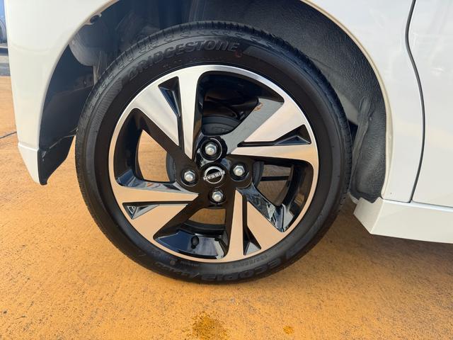 �ԗ��̏ڍׂ��Ԃɕt���܂��Ă̓X�^�b�t�܂ł��C�y�ɂ��₢���킹���������B