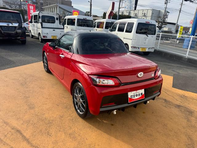 �����h�A�E�����N�H�[�^�[�E�o�b�N�h�A�E�B���h�E�ɃX���[�N�h�K���X���̗p