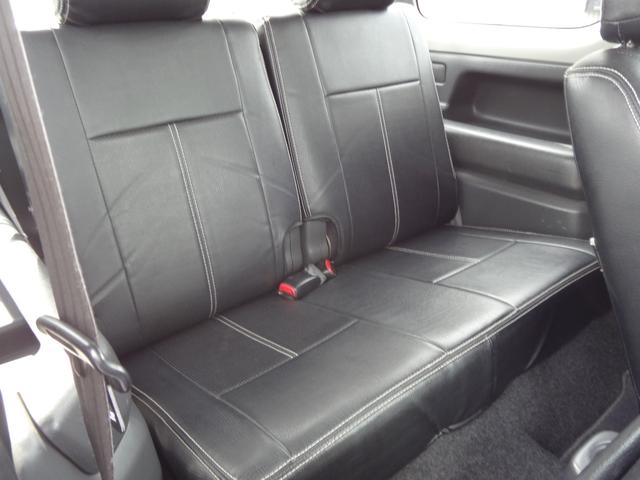 ジムニー ＸＣ　インタークーラーターボ　５速ミッション　４ＷＤ　リフトアップ　純正アルミ　社外マフラー　ナビ　テレビ　サイドシルガード（13枚目）