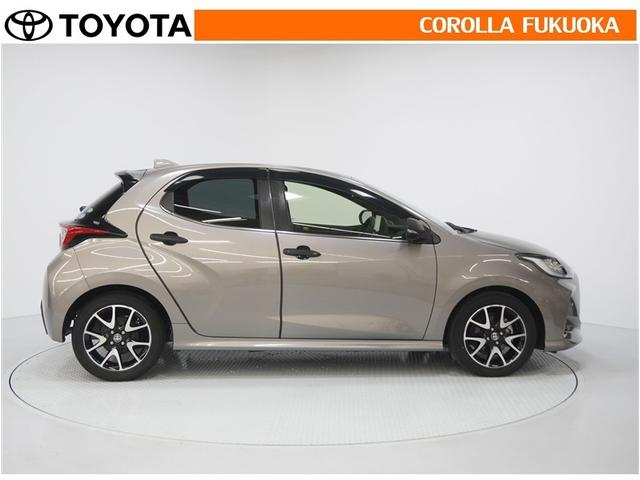 ヤリス ハイブリッドＺ　衝突被害軽減システム　メモリーナビ　フルセグ　ＥＴＣ　バックカメラ　キーレス　スマートキー　盗難防止装置（8枚目）