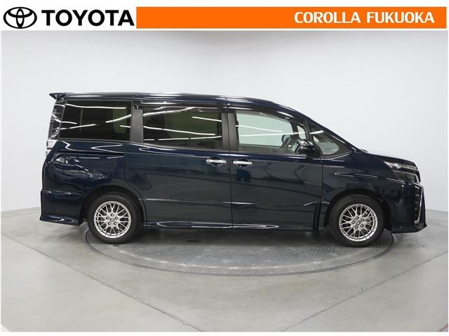 ヴォクシー ハイブリッドZS 煌III 衝突被害軽減システム 両側電動スライド メモリーナビ フルセグ ETC バックカメラ 後席モニター CD DVD再生 キーレス スマートキー 盗難防止装置(9枚目)