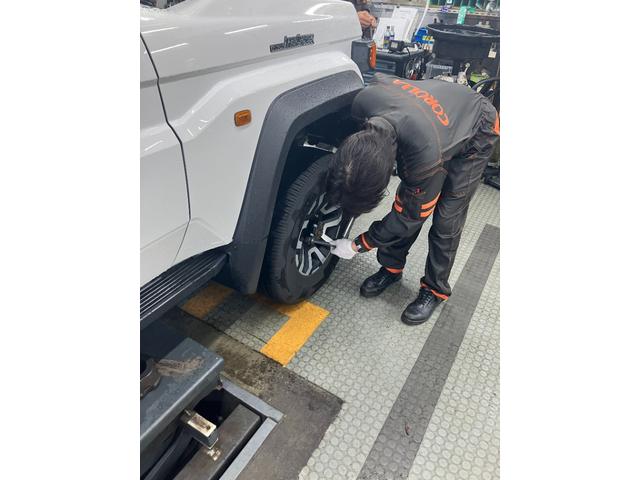 カローラツーリング ハイブリッド　ダブルバイビー　衝突被害軽減システム　メモリーナビ　ＥＴＣ　バックカメラ　キーレス　スマートキー　盗難防止装置（57枚目）