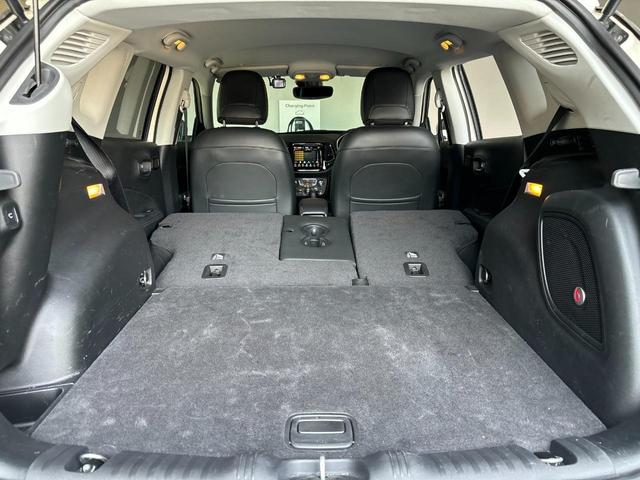 ジープ・コンパス リミテッド　禁煙車　電動本革シート　シートヒーター　バックカメラ　ＡｐｐｌｅＣａｒＰｌａｙ（46枚目）