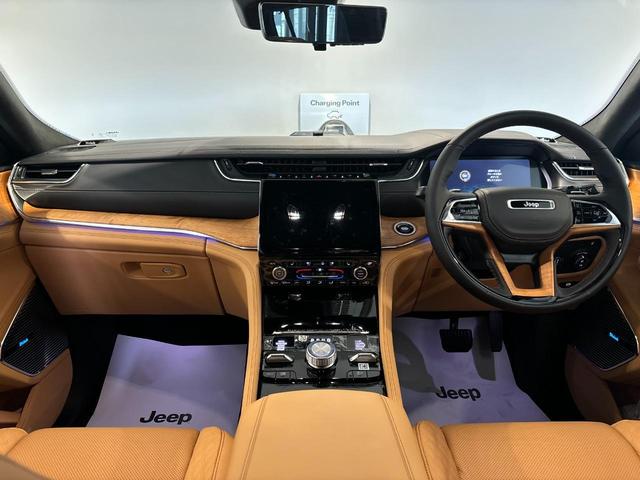 ジープ・グランドチェロキー４ｘｅ サミットリザーブ　４ｘｅ　登録済み未使用車　ＭｃｌｎｔｏｓｈプレミアムサウンドスピーカーＡｐｐｌｅ　Ｃａｒ　Ｐｌａｙ　デュエルペインパノラミックサンルーフ（66枚目）