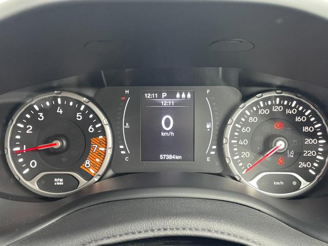 ジープ・レネゲード ロンジチュード　ワンオーナー　禁煙車　ＡｐｐｌｅＣａｒＰｌａｙ　バックカメラ　ＥＴＣ　電動パーキングブレーキ（22枚目）