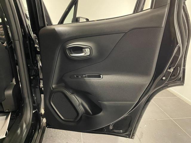 ジープ・レネゲード ロンジチュード　ワンオーナー　禁煙車　ＡｐｐｌｅＣａｒＰｌａｙ　バックカメラ　ＥＴＣ　電動パーキングブレーキ（44枚目）