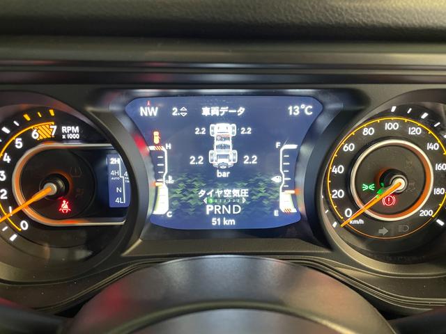 ジープ・ラングラーアンリミテッド スポーツ　登録済未使用車　１２．３型ナビ　ワイヤレスＡｐｐｌｅＣａｒＰｌａｙ　バックカメラ　アダプティブクルーズコントロール　ＬＥＤヘッドライト　ＡＴタイヤ（21枚目）